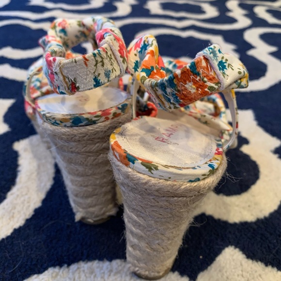 Rampage Braxton Floral Wedge - Picture 2 of 3